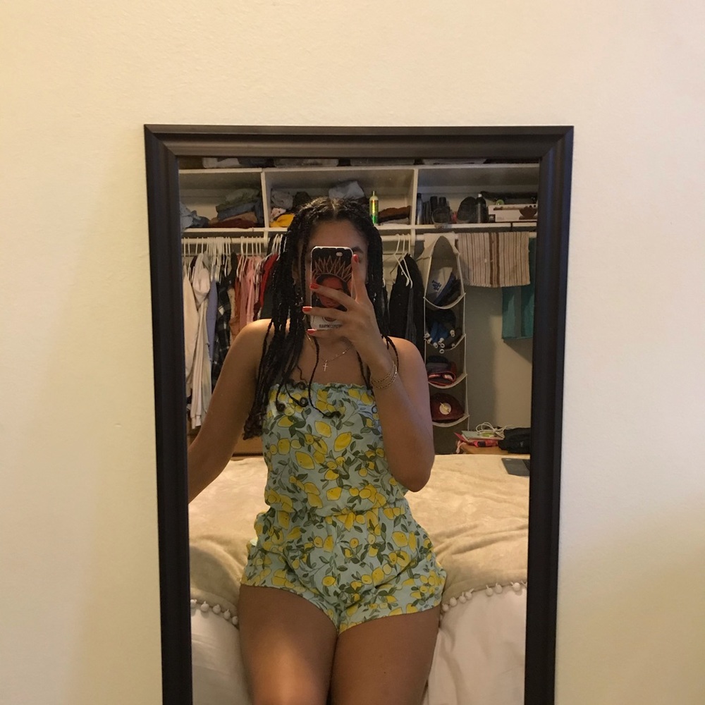 LEMON SLEEVELESS ROMPER - Picture 2 of 4